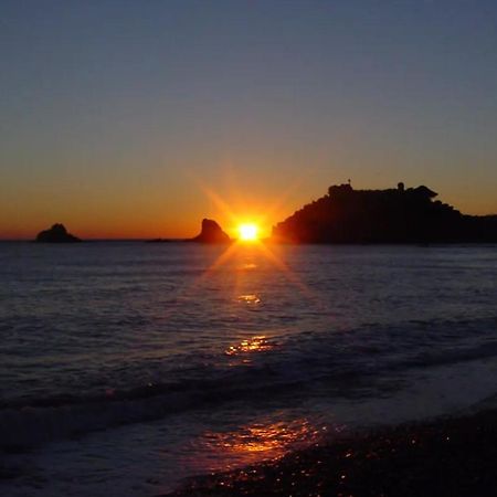Apartamento En La Playa Con Vistas De Ensueno Almuñécar Esterno foto